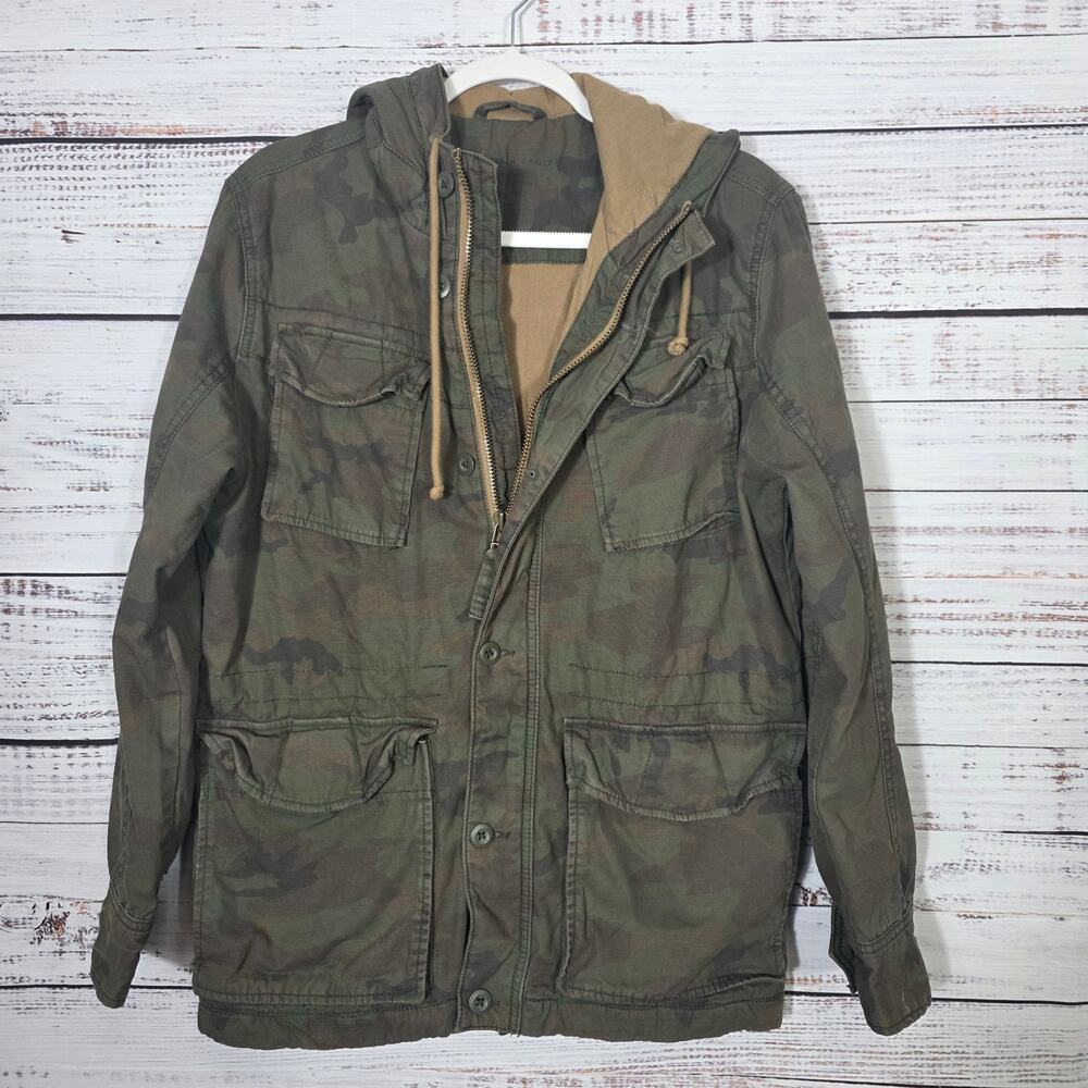 American Eagle Men's Camouflage Jacket Size Small